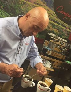 Potencial prevención de ictus con café: cortesía de Jorge Fabra, maestro barista, cuya depurada técnica hace que fructifiquen más los efectos saludables del café