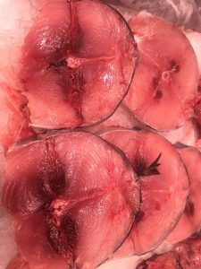 Prevención Fragilidad con Dieta Mediterránea: el pescado azul es la mayor fuente de los saludables ácidos grasos poliinsaturados omega 3, de cadena larga, como el docosahexanoico y el eicosapentanoico.